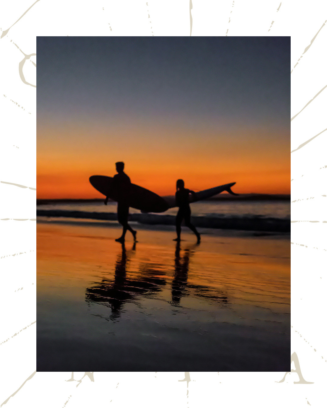 El frscor de la brisa, la espuma de las olas, ese olorcillo a sal... La magia del atlántico 🌊🌅