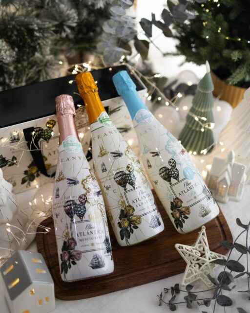 Que esta Navidad te encuentre rodeado de lo que más importa: buenas historias, buena compañía y una copa de Alma Atlántica. 🥂
¡Feliz Navidad! ✨
#NuncaSinAlma